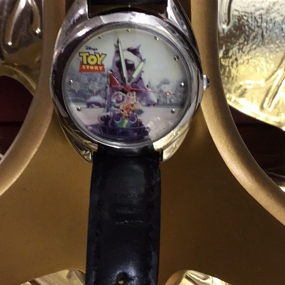 DISNEYS TOY STORY WATCH - Picture 1 of 11